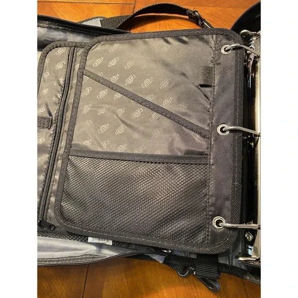 Case-it Zipper Binder, 3-Ring, Handle and Shoulder Strap, Red & Gray - Picture 11 of 16